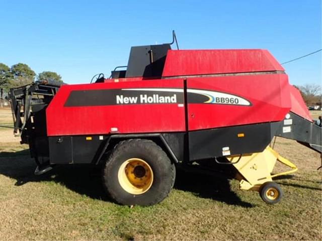 Image of New Holland BB960A equipment image 1