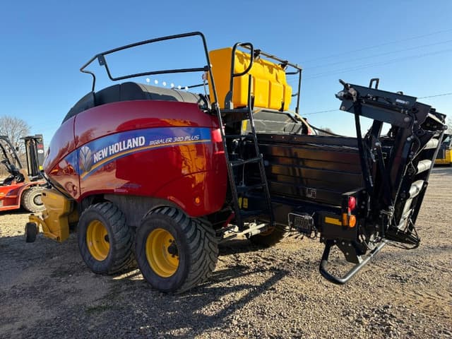 Image of New Holland Big Baler 340 equipment image 2
