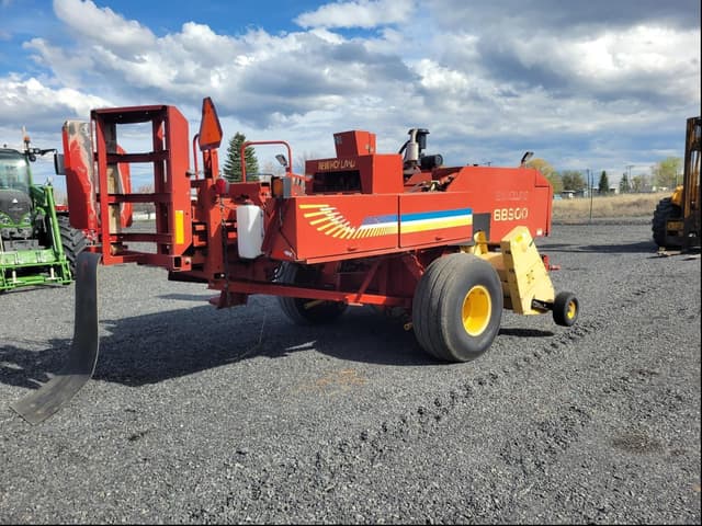Image of New Holland BB900 equipment image 2