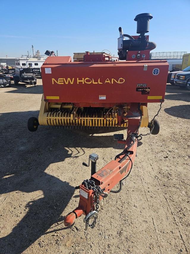 Image of New Holland BB900 equipment image 1