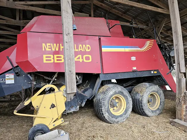 Image of New Holland BB940 equipment image 4