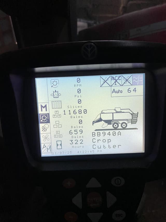 Image of New Holland BB940A equipment image 4