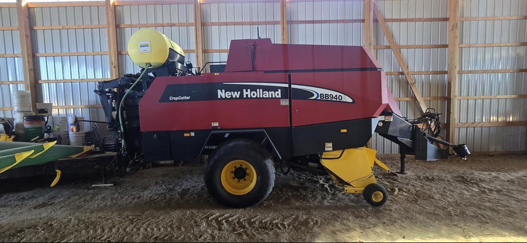 Image of New Holland BB940A Cropcutter Primary image