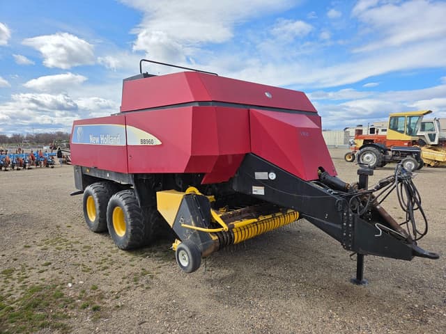 Image of New Holland BB960A equipment image 1