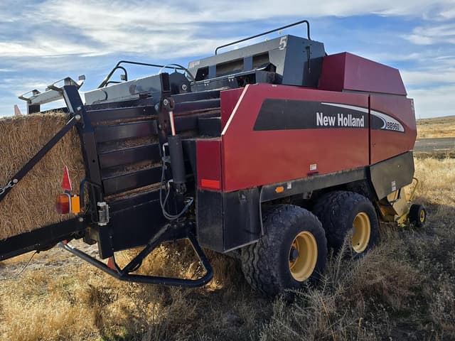 Image of New Holland BB960A equipment image 4