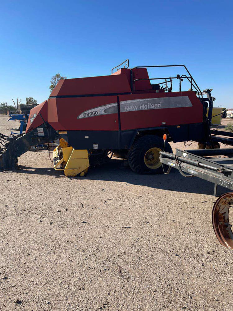New Holland BB960A Equipment Image0