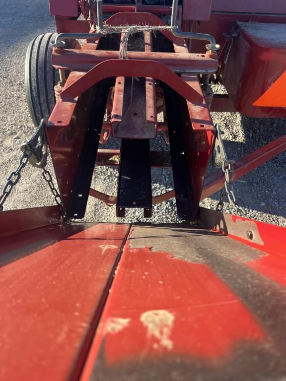 Image of New Holland BC5060 equipment image 4