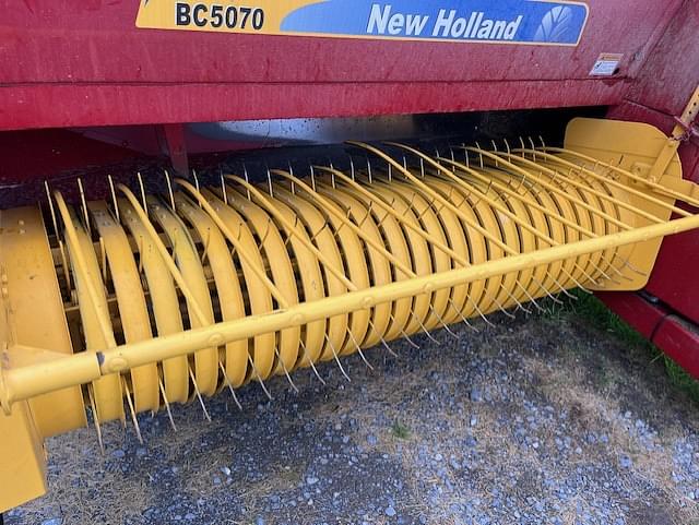 Image of New Holland BC5070 equipment image 3