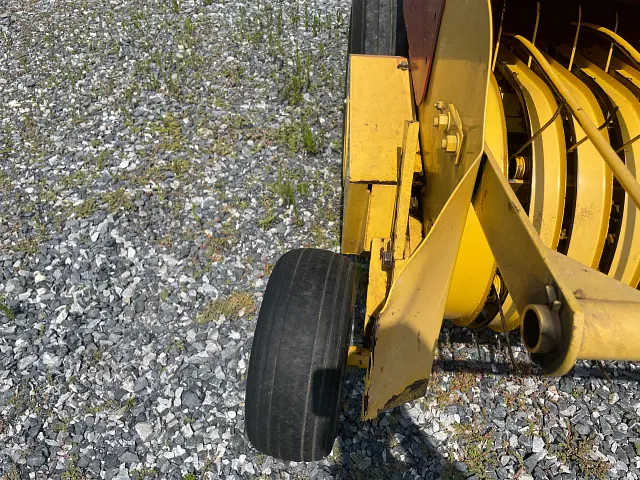 Image of New Holland BC5070 equipment image 3