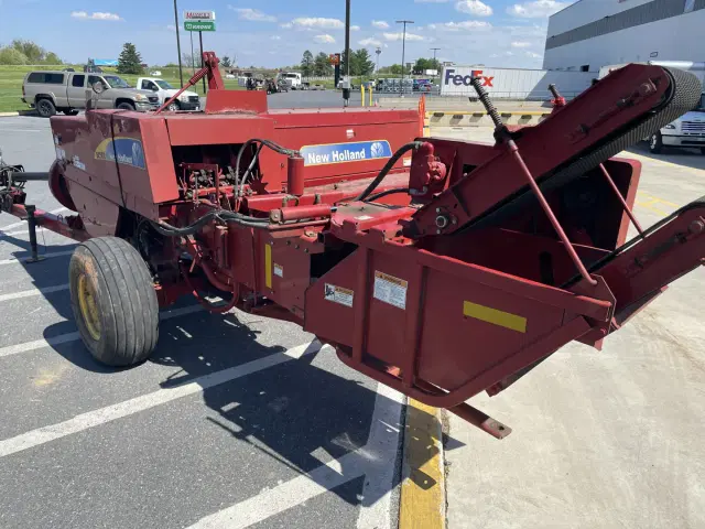 Image of New Holland BC5070 equipment image 4
