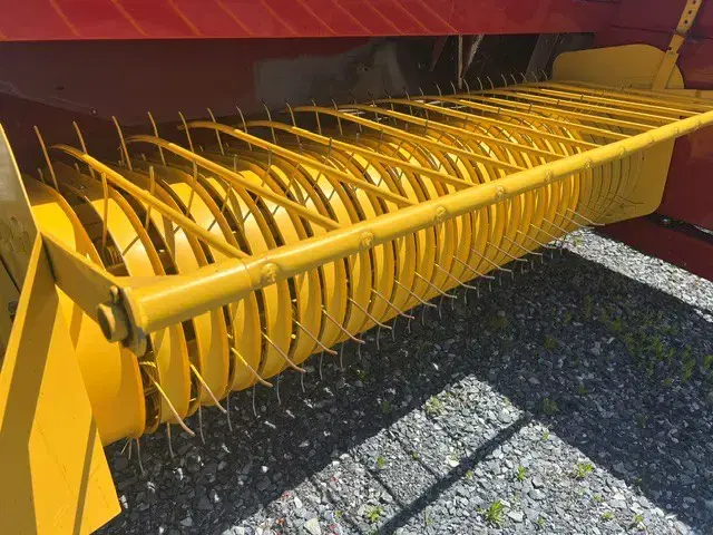 Image of New Holland BC5070 equipment image 2