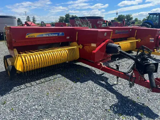 Image of New Holland BC5070 equipment image 1