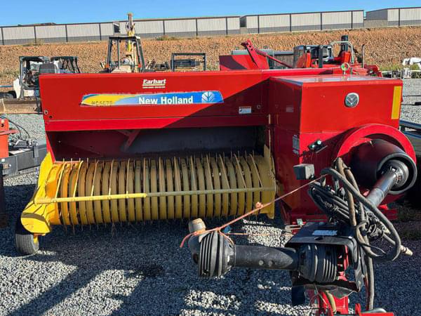 Image of New Holland BC5070 equipment image 2