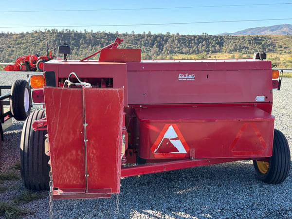 Image of New Holland BC5070 equipment image 3
