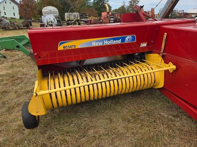 Image of New Holland BC5070 equipment image 3