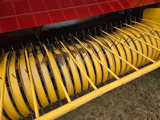 Image of New Holland BC5070 equipment image 4