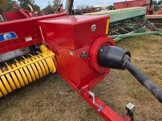 Image of New Holland BC5070 equipment image 2