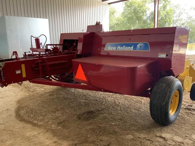 Image of New Holland BC5070 equipment image 2