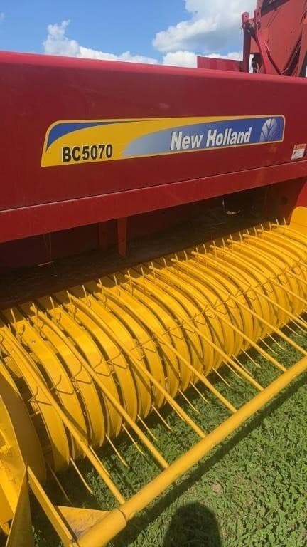 Image of New Holland BC5070 equipment image 3