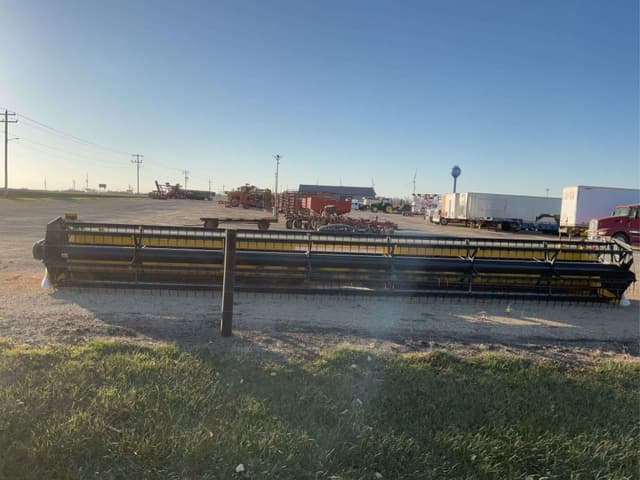 Image of New Holland 740CF-35 equipment image 1