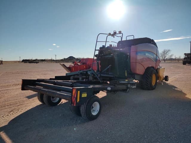 Image of New Holland Big Baler 330 equipment image 2