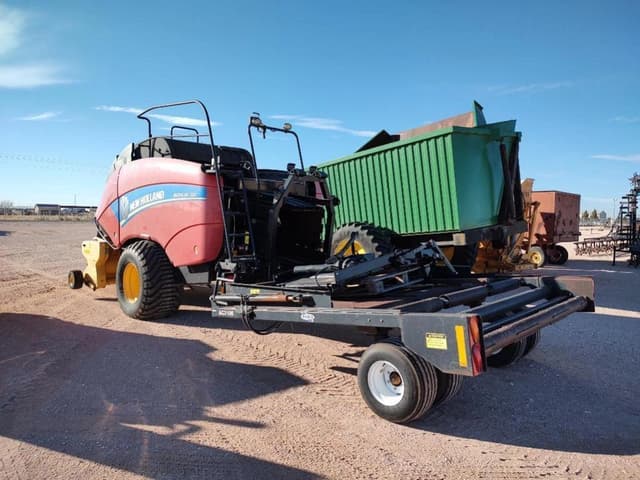 Image of New Holland Big Baler 330 equipment image 1