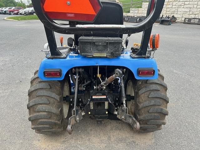 Image of New Holland Boomer 1030 equipment image 4