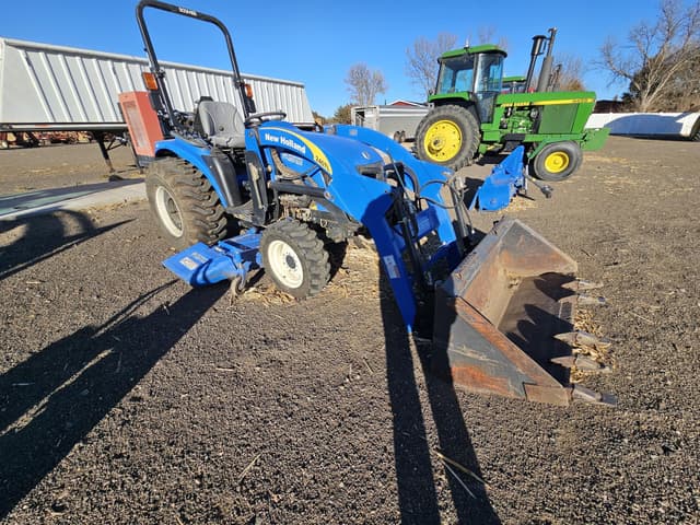 Image of New Holland Boomer 2035 equipment image 2