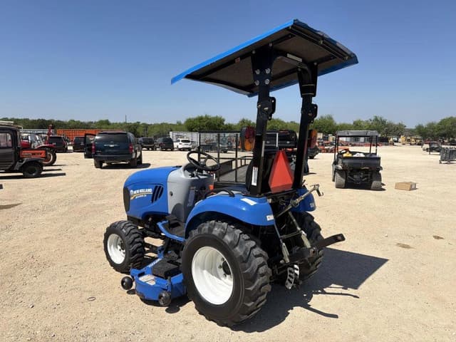 Image of New Holland Boomer 24 equipment image 2