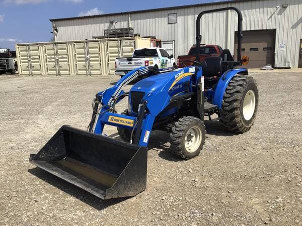 Image of New Holland Boomer 30 equipment image 1