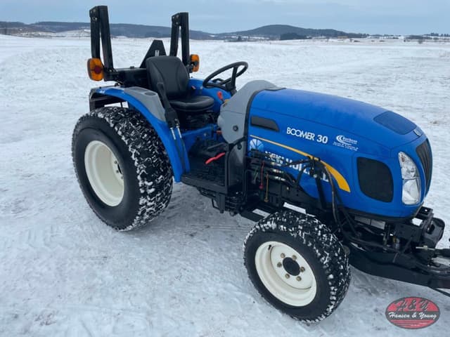 Image of New Holland Boomer 30 equipment image 3