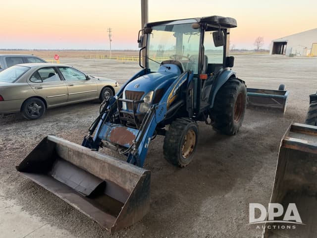 Image of New Holland Boomer 3045 equipment image 1