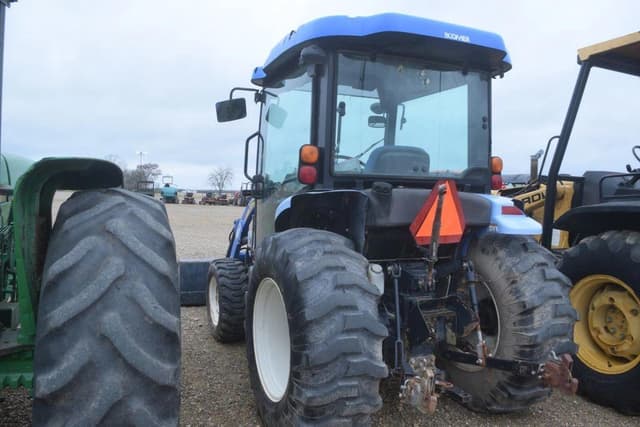 Image of New Holland Boomer 3045 equipment image 1