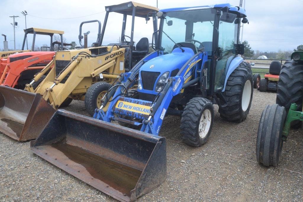 New Holland Boomer 3045 Equipment Image0
