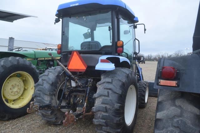 Image of New Holland Boomer 3045 equipment image 2