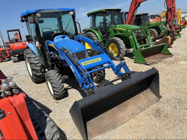 Image of New Holland Boomer 3050 equipment image 1