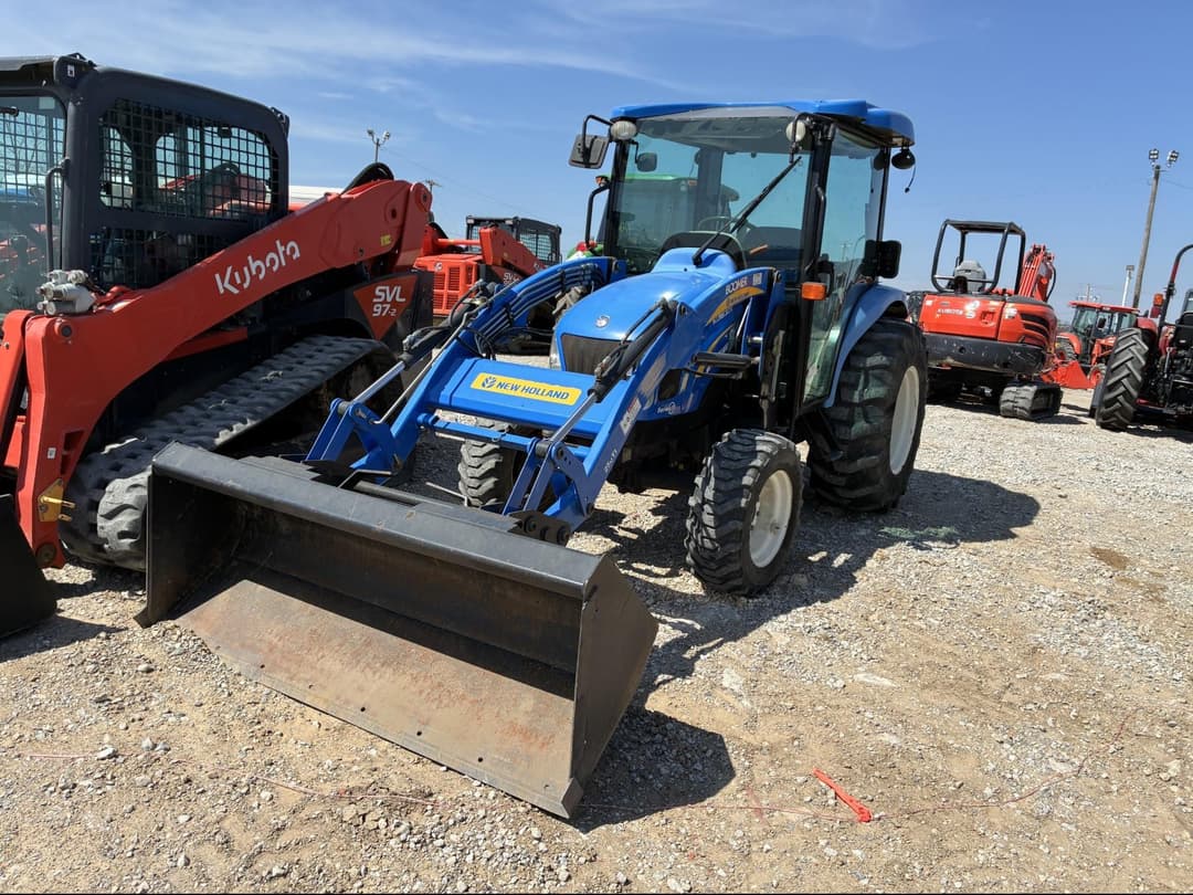 Image of New Holland Boomer 3050 Primary image