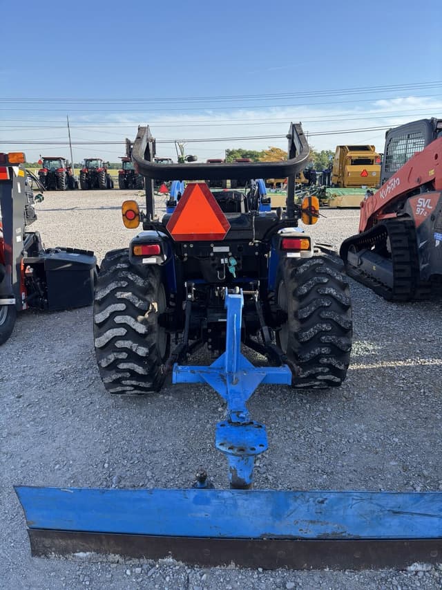 Image of New Holland Boomer 35 equipment image 3