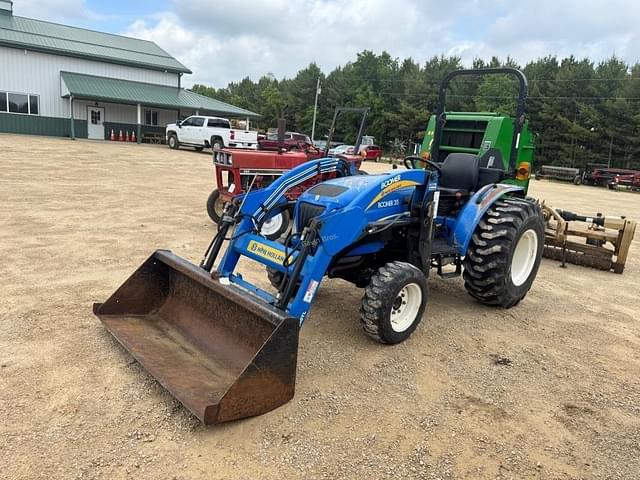 Image of New Holland Boomer 35 equipment image 1