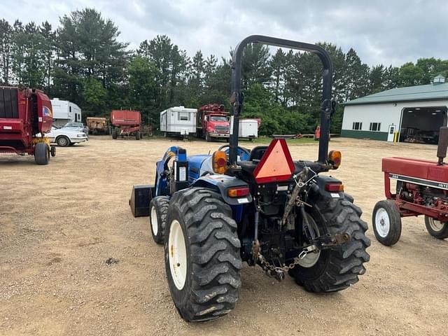 Image of New Holland Boomer 35 equipment image 3