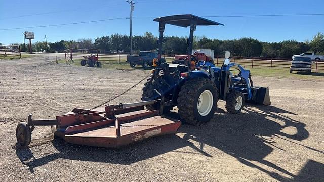 Image of New Holland Boomer 35 equipment image 2