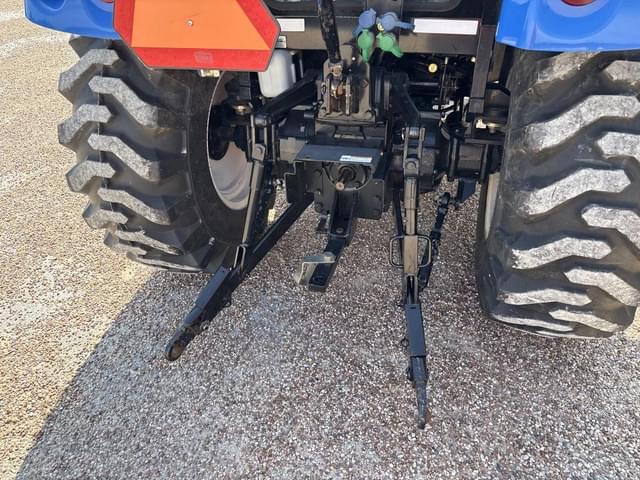 Image of New Holland Boomer 37 equipment image 4