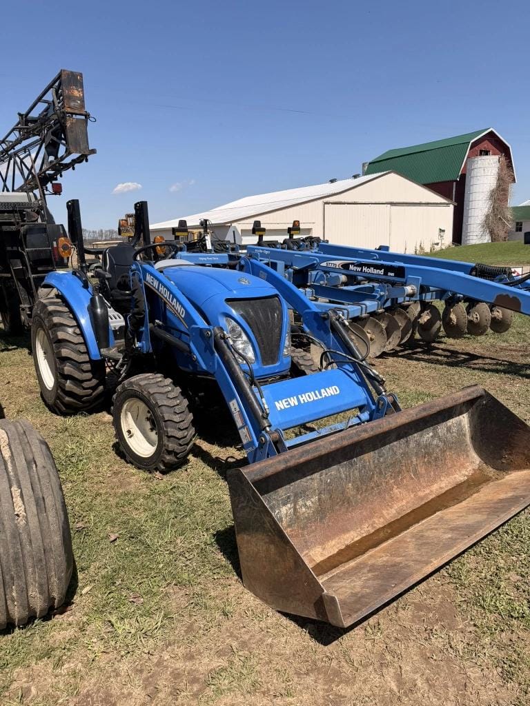 New Holland Boomer 37 Equipment Image0