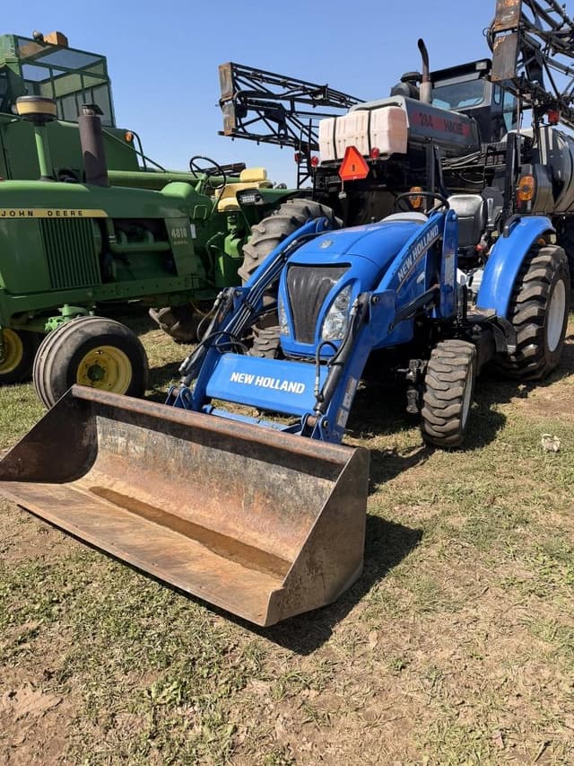 Image of New Holland Boomer 37 equipment image 2