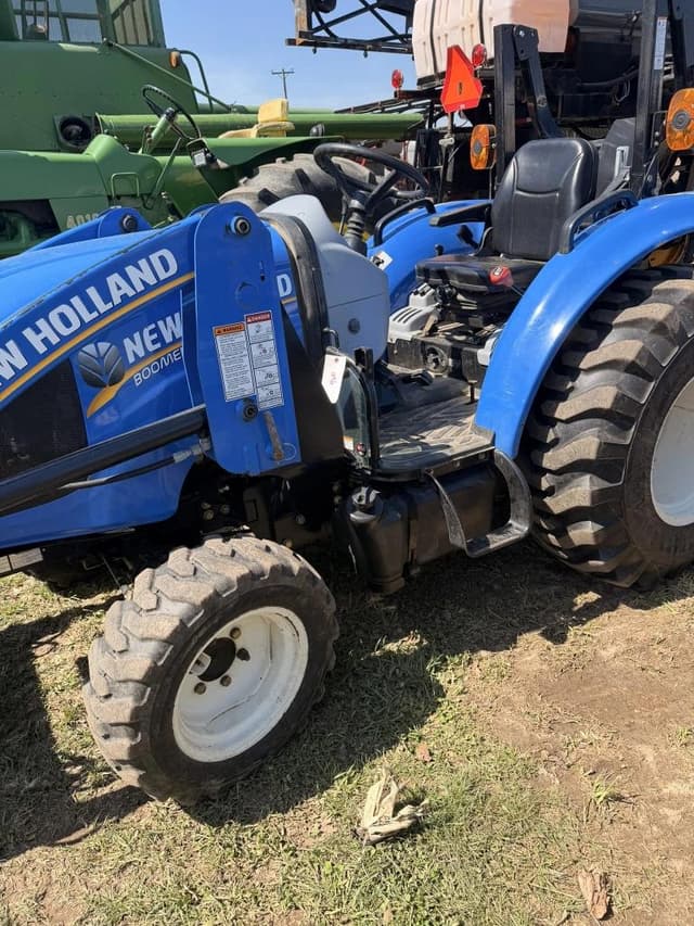 Image of New Holland Boomer 37 equipment image 4