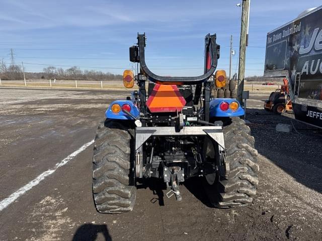 Image of New Holland Boomer 40 equipment image 2