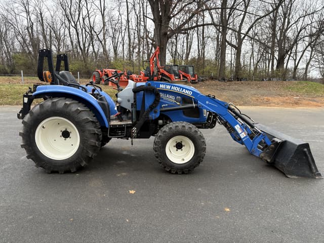 Image of New Holland Boomer 41 equipment image 2