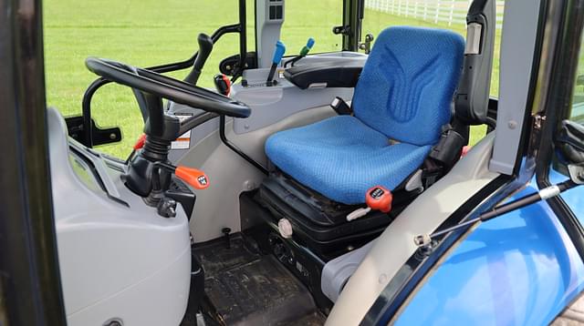 Image of New Holland Boomer 41 equipment image 1