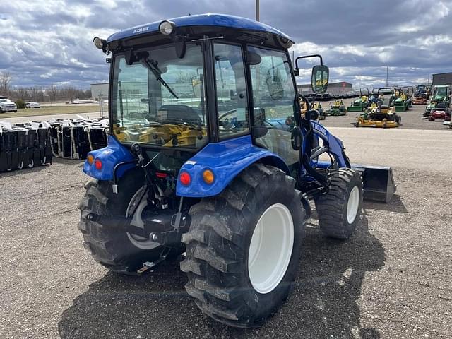 Image of New Holland Boomer 45 equipment image 2