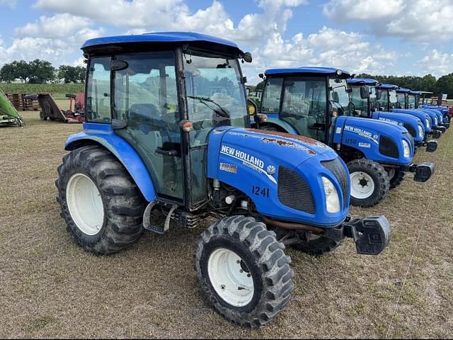 Image of New Holland Boomer 47 equipment image 3